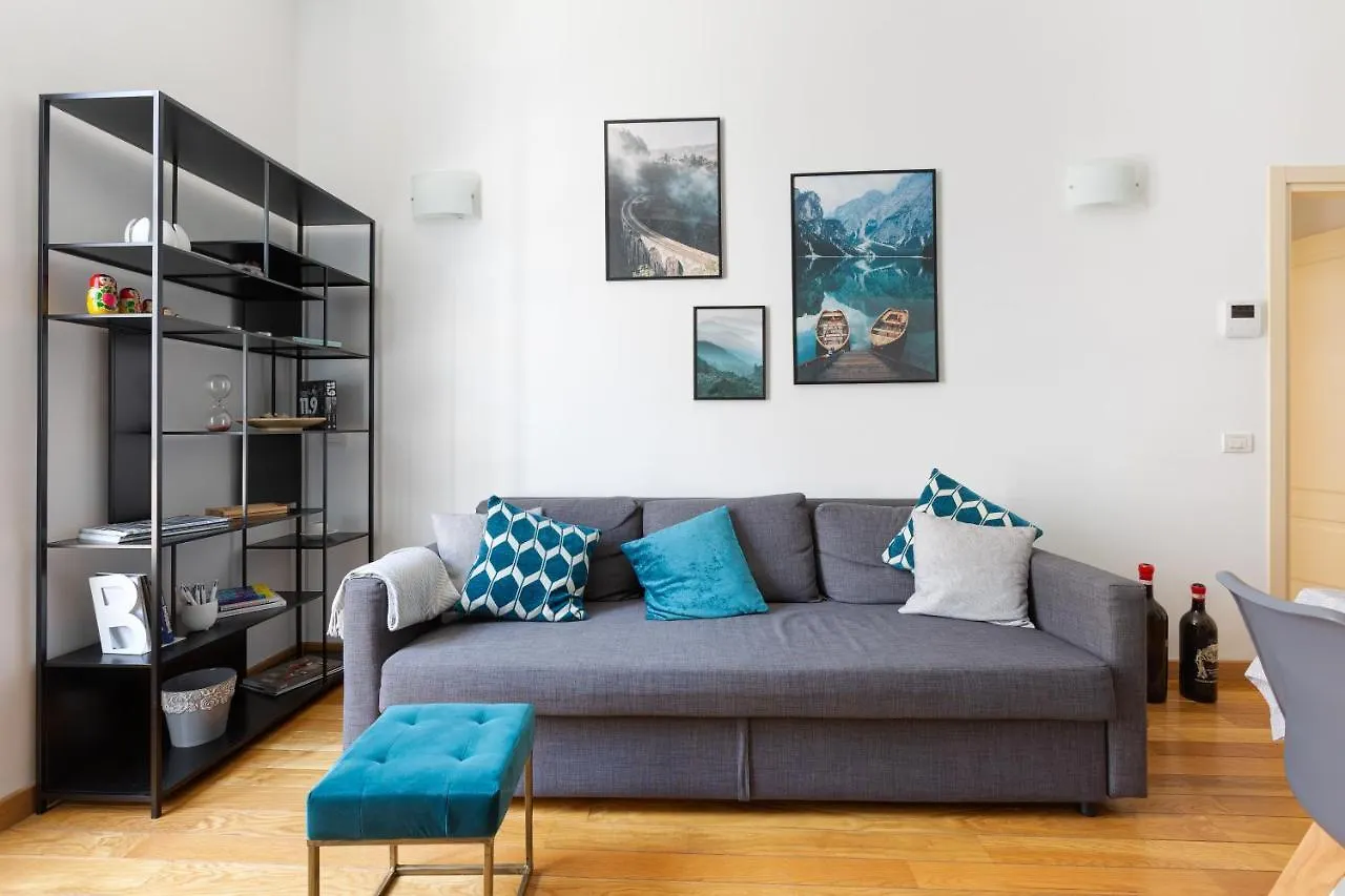 Appartamento Con Balcone- Bullona District Milano Italia